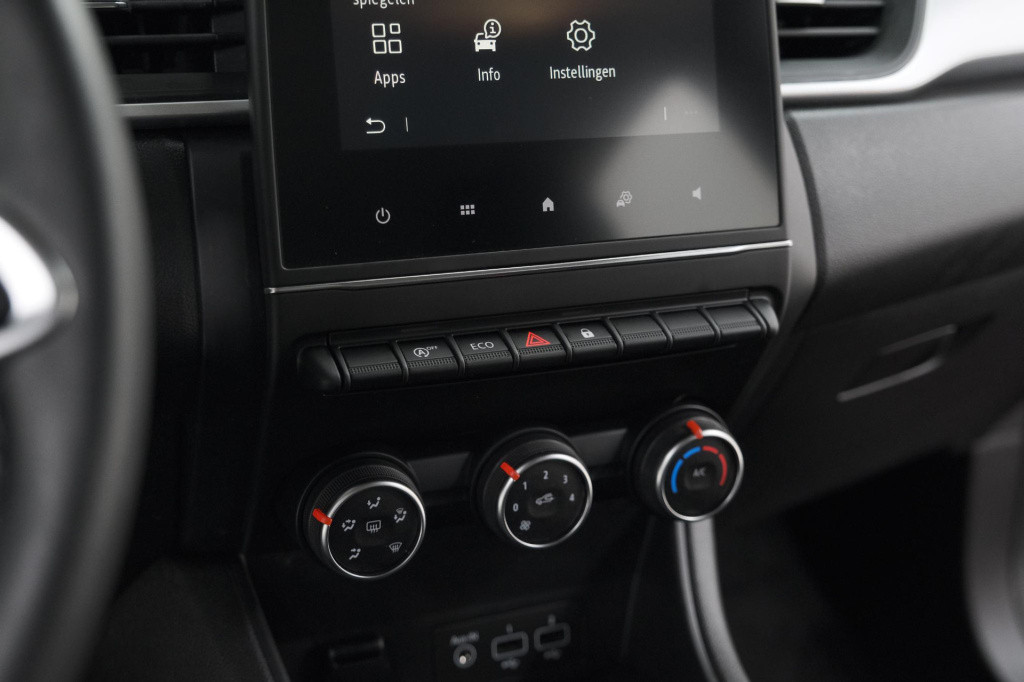 Renault Captur tce 100 zen | apple carplay | cruise control | dab+ radio