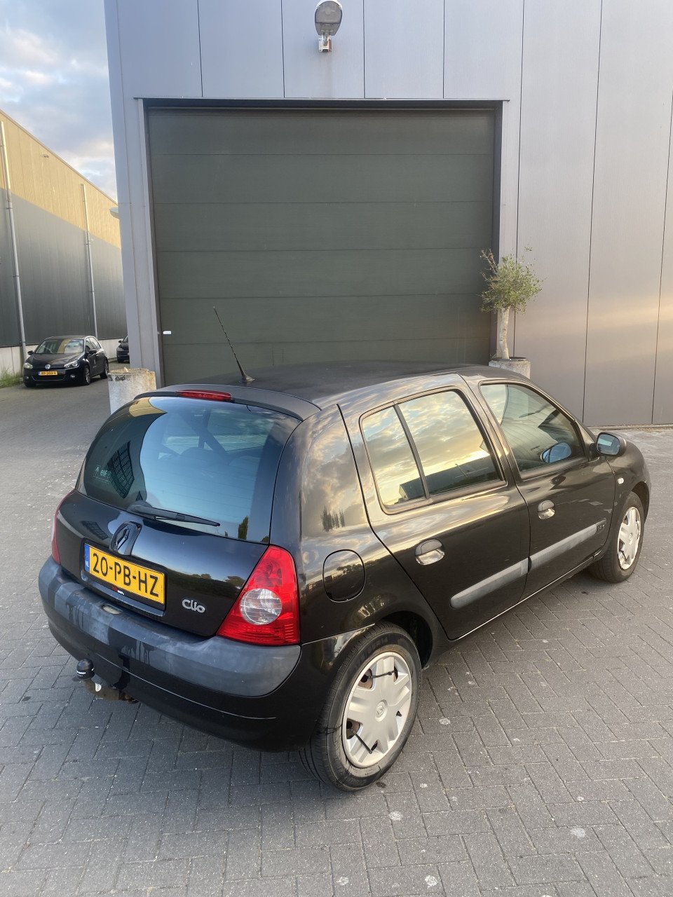 Renault Clio 1.4 16V Autbas E3 2004 Zwart | NAP