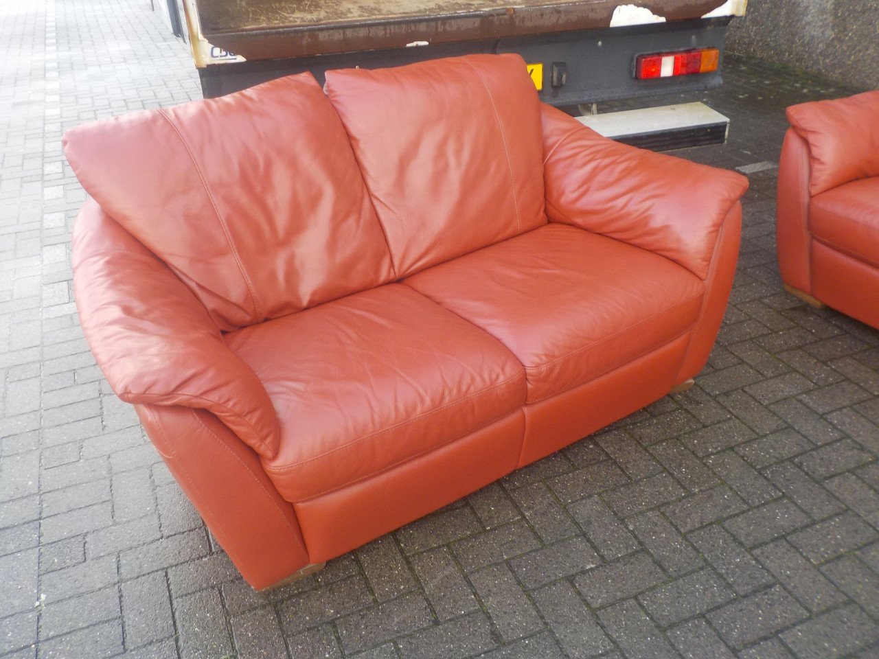 Mooie kwaliteit leren hoekbank 300 x 145 cm + 2zits 170 cm in zeer goede st