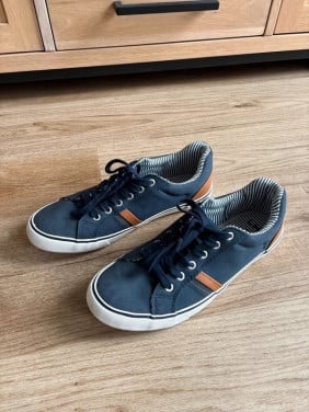 Marineblauwe sneakers maat 42 👟