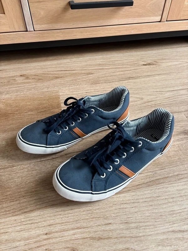 Marineblauwe sneakers maat 42 👟