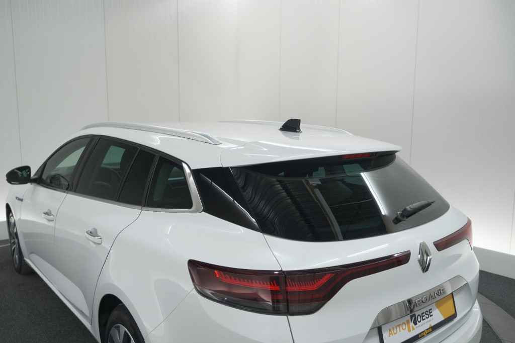 Renault Megane tce 140 edc techno | trekhaak | camera | navigatie | 9.3 inc
