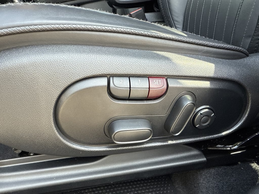 Mini Countryman mini 2.0 cooper s e all4 jcw | nl-auto | 1e eig | btw | pan