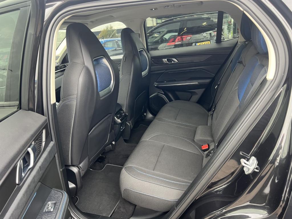 Lynk & Co 01 1.5 261pk plug in hybrid , black edition , zwarte velgen , pan