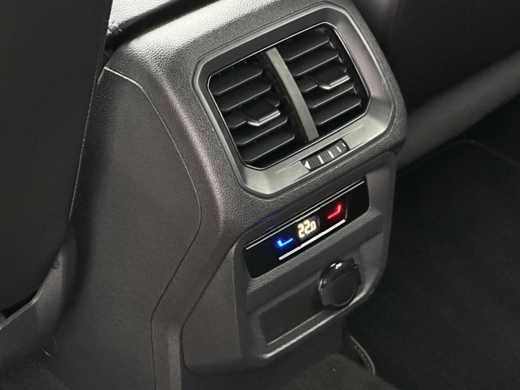 Volkswagen Tiguan 1.5 tsi 150pk dsg r-line | black style | leder | trekhaak