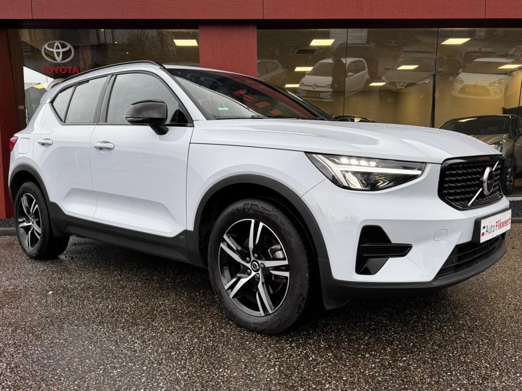 Volvo XC40 2.0 b4 plus dark | 18'' lmv | trekhaak | harman kardon