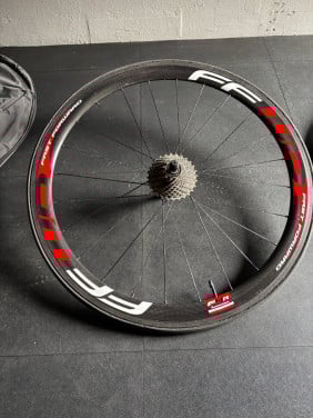Racefietswielen carbon FFWD