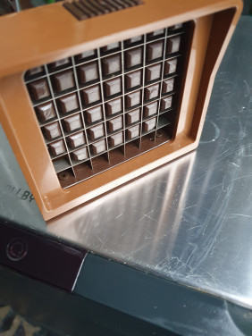 Zeer nette bruine vintage brabantia maitre frietsnijder...