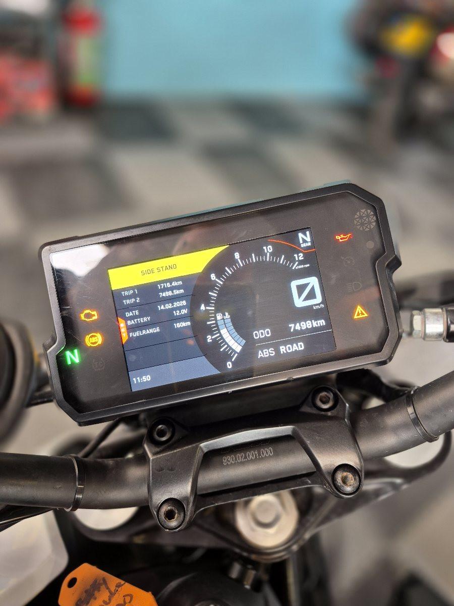 KTM Duke 390 uit 2025. stoere naked bike