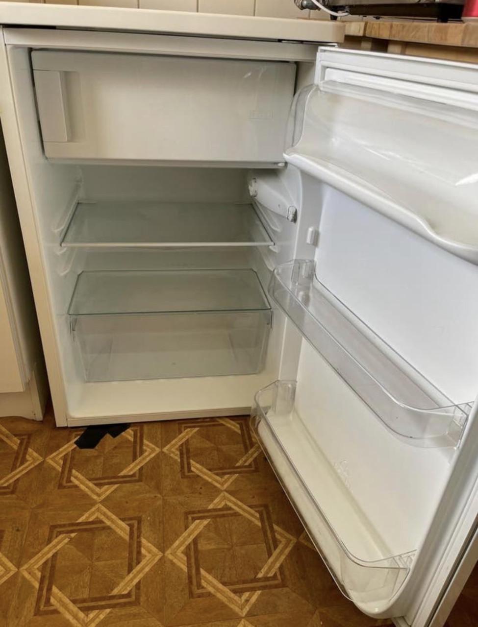 Tafelmodel Koelkast met vriesvak 85x60 cm. Energielabel A+