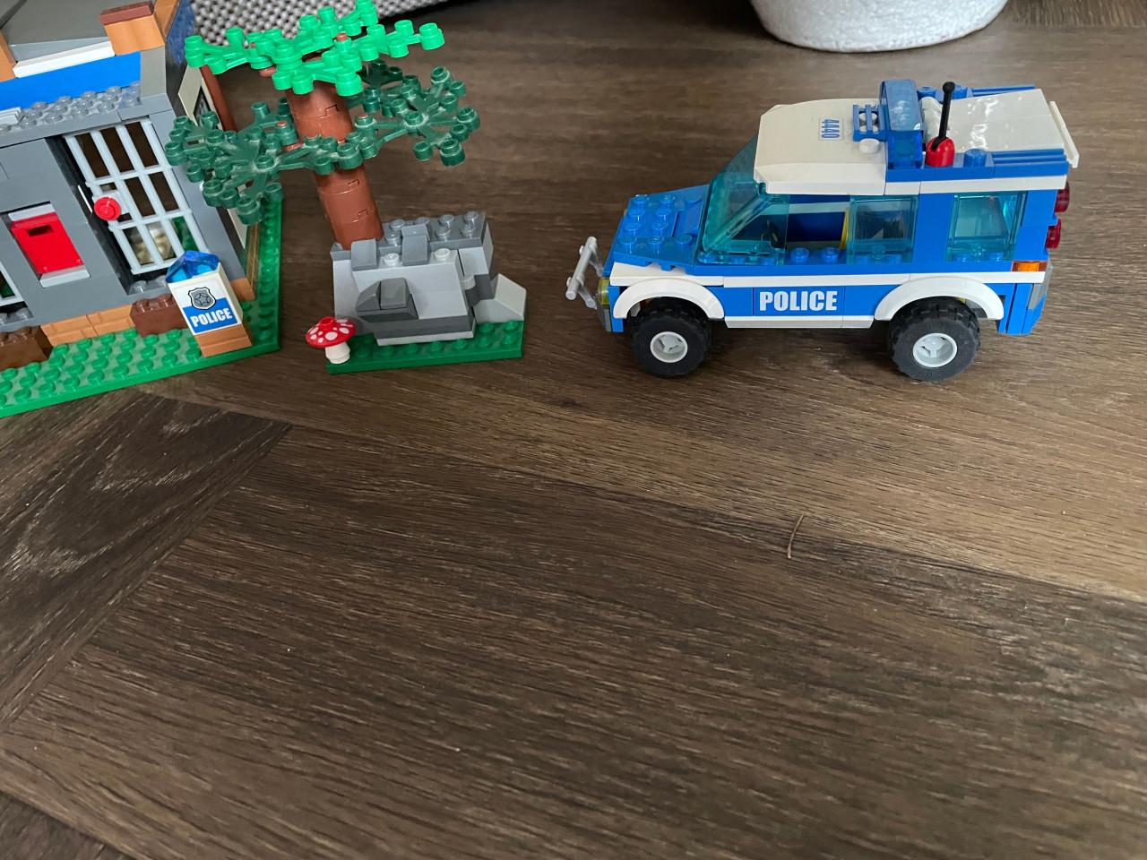 City lego: Forest police station 4440