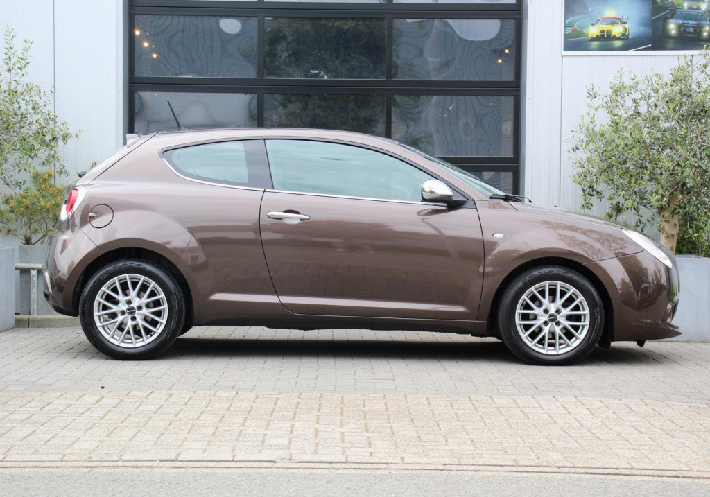 Alfa Romeo MiTo 1.4 super - nieuwe dis.riem + w.p - rijklaar - 1e eig - dea