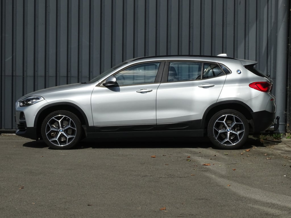BMW X2 sdrive20i high executive | led | trekhaak | camera | 18"