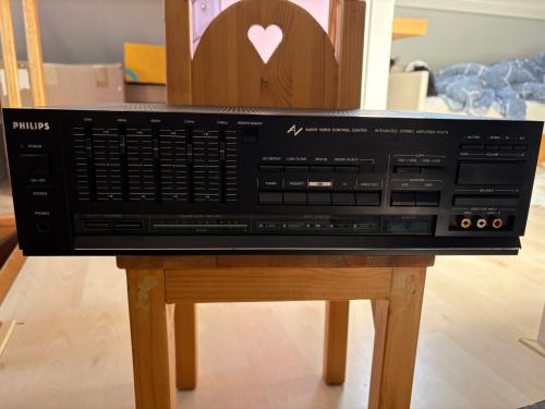 Philips FA569 versterker