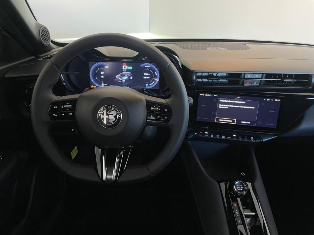 Alfa Romeo Junior elettrica 54 kwh
