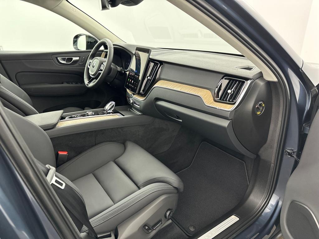 Volvo XC60 t6 398pk recharge ultra dark| adap.cruise| 360camera| pano