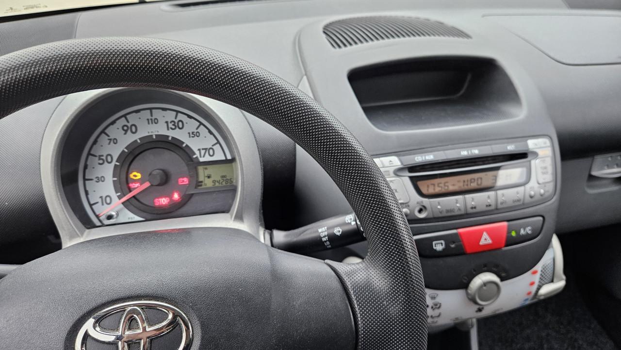 Zuinige TOYOTA AYGO 5drs Comfort AIRCO / NL AUTO  / 94.286 km / 1:23