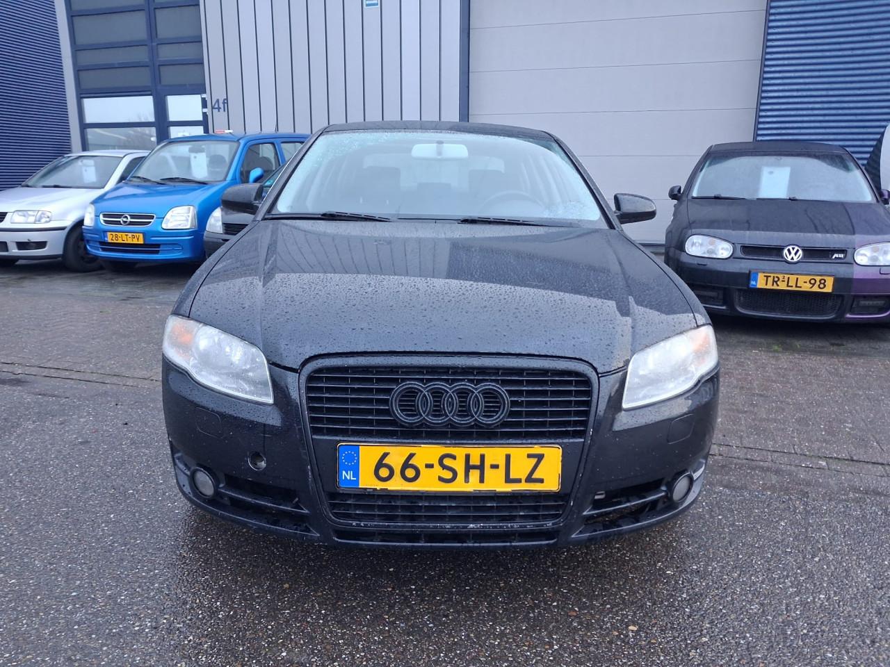 Audi A4 limousine 1.8 20vt automaat.