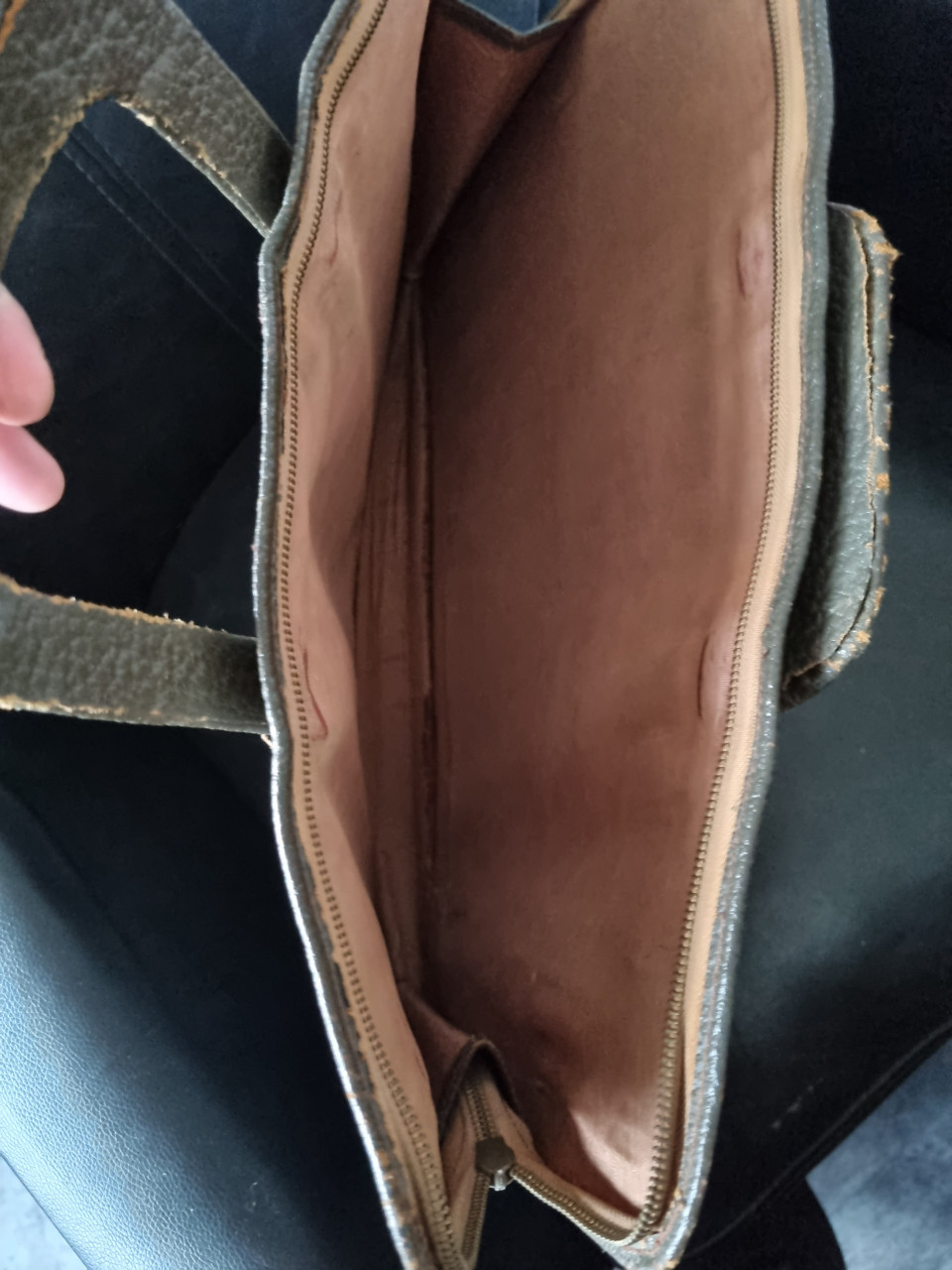 Vintage leren aktetas 42x28cm zijden binnenbekleding bieden mag