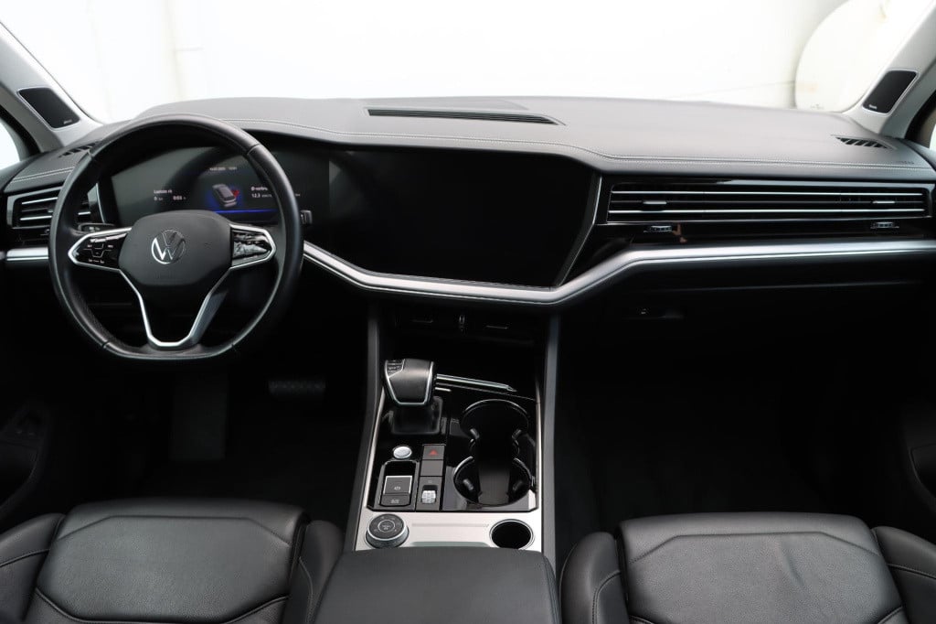 Volkswagen Touareg 3.0 tsi ehybrid 4motion elegance black style 380pk tiptr