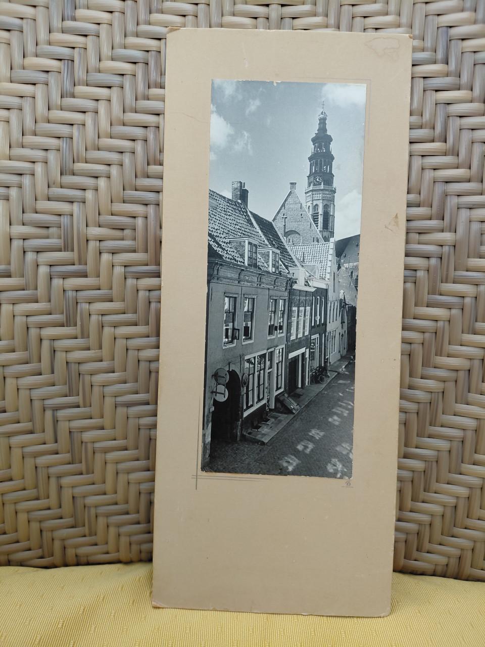 Mooie oude foto van de Lange Jan Middelburg op karton. Met insinge