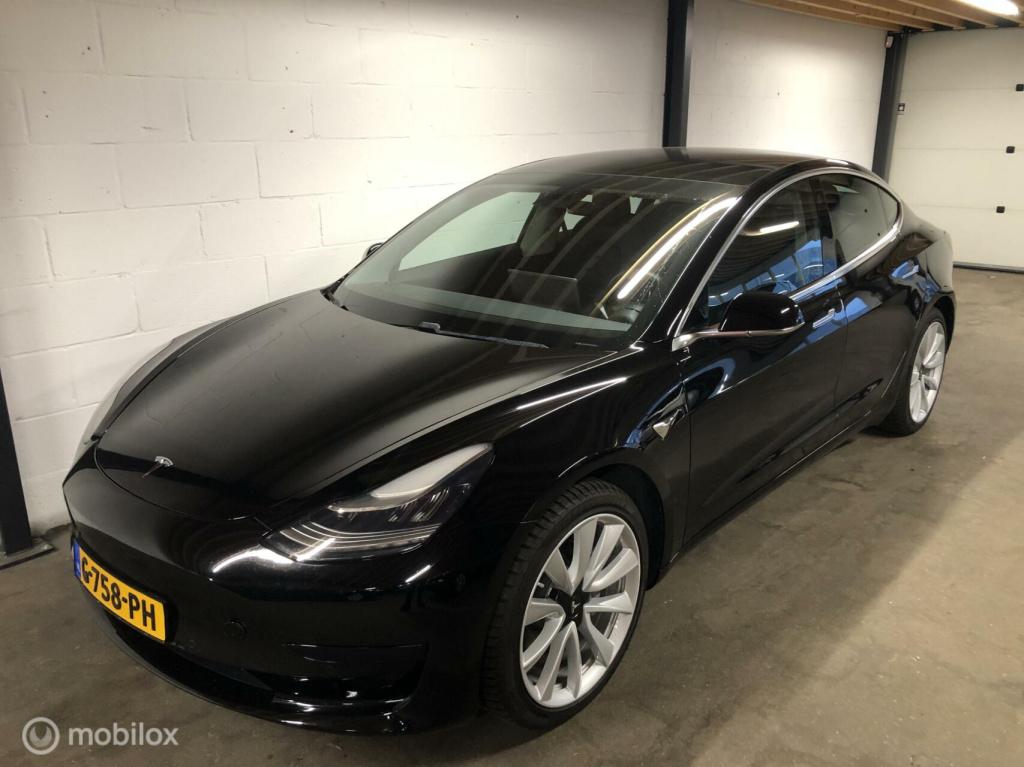Tesla Model 3 standard rwd plus 60 kwh