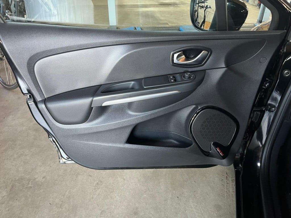 Renault Clio estate 0.9 tce night&day