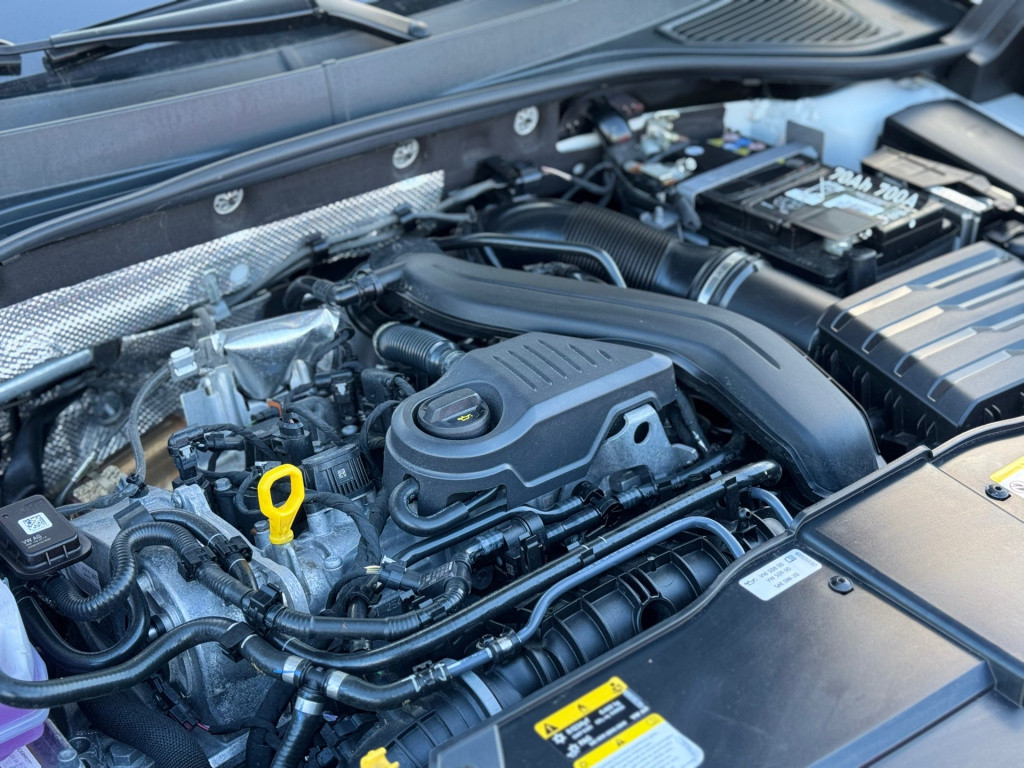 Volkswagen T-roc 1.5 tsi r-line edition * camera * massage * parkeerhulp