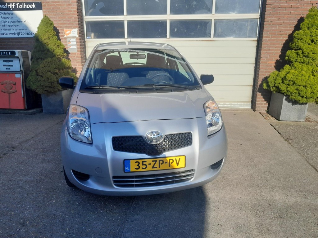 Toyota Yaris 1.3 vvti terra ---verkocht---