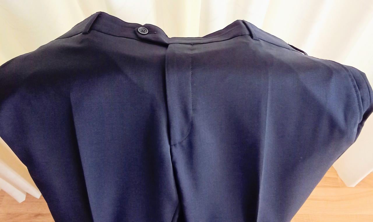 Prachtig blauw kostuum merk Van Gils  Tijdloos en stijlvol Maat 40L/110