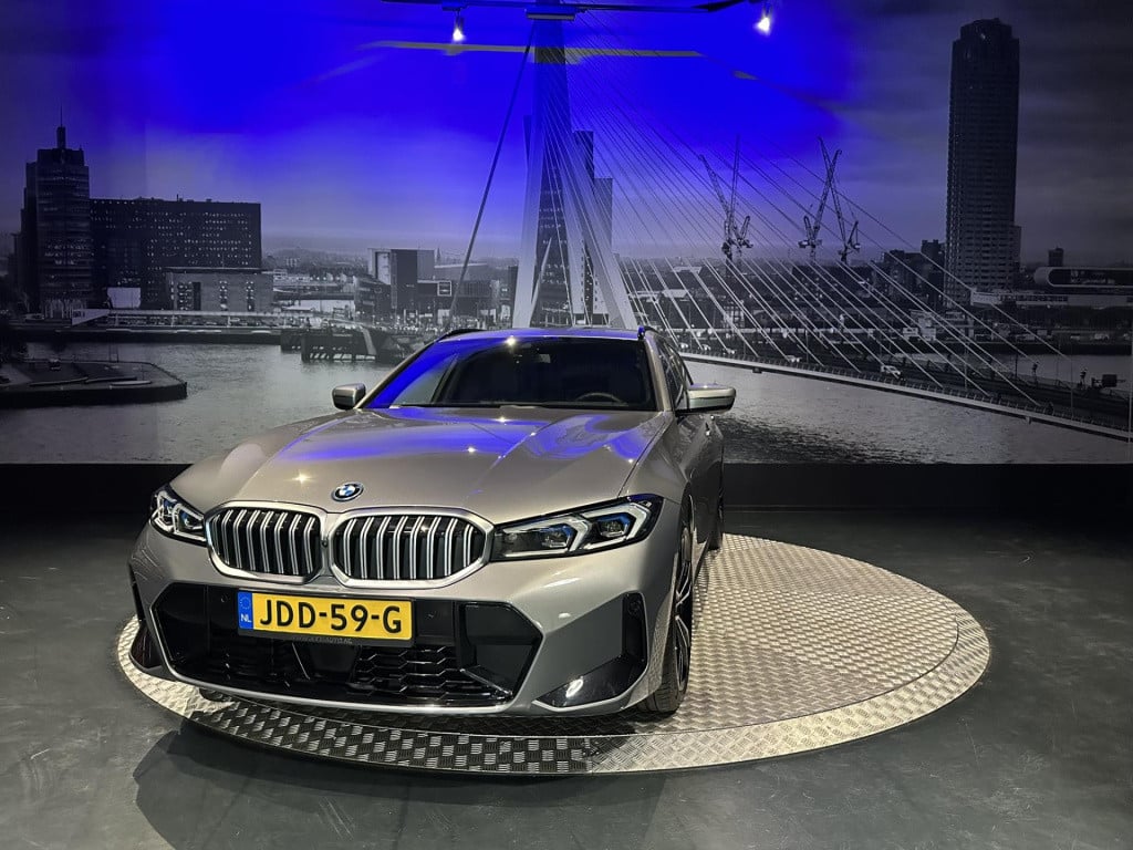 BMW 3-serie touring 330e xdrive *pano*360camera*sportstoelen*laser*