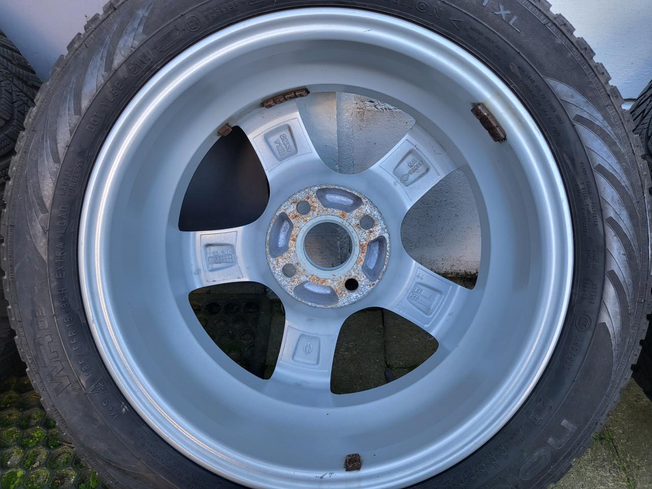 Velgen met Winterbanden