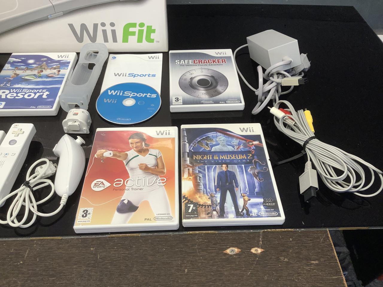 Nintendo Wii met Wii Fit Balanceboard en andere spellen