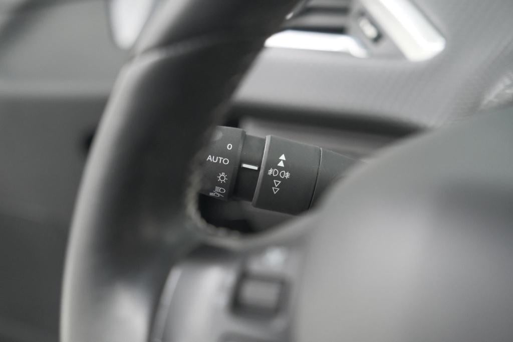 Peugeot 2008 puretech 110 allure | trekhaak | apple carplay | parkeersensor