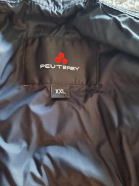 Prachtige nette jas Peuterey gekocht Hugo boss Hulst