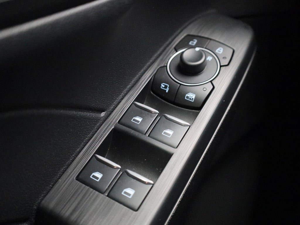 Ford Kuga 2.5 phev st-line x | automaat | lmv | parkeer sensoren | half led