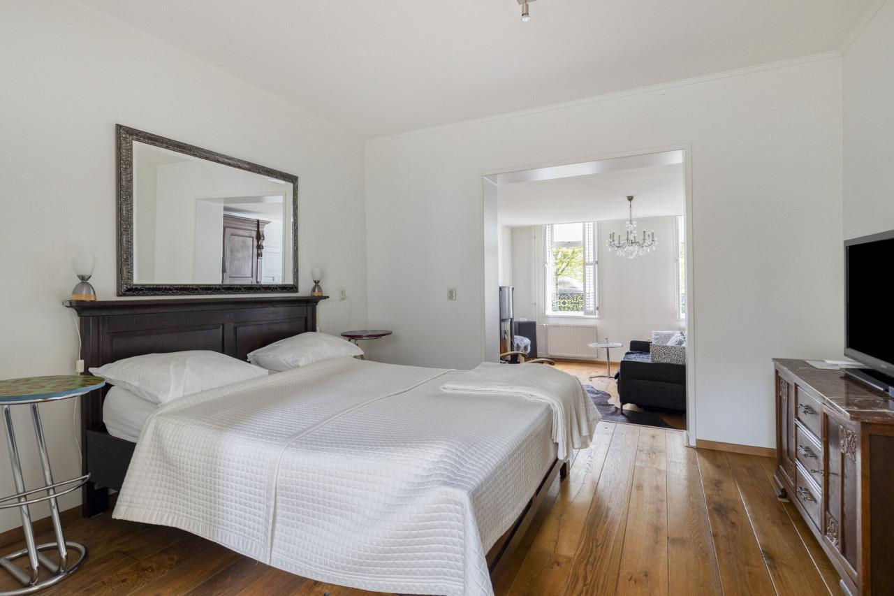 Vrijstaand huis met apart gastenhuis (Bed and Breakfast!)