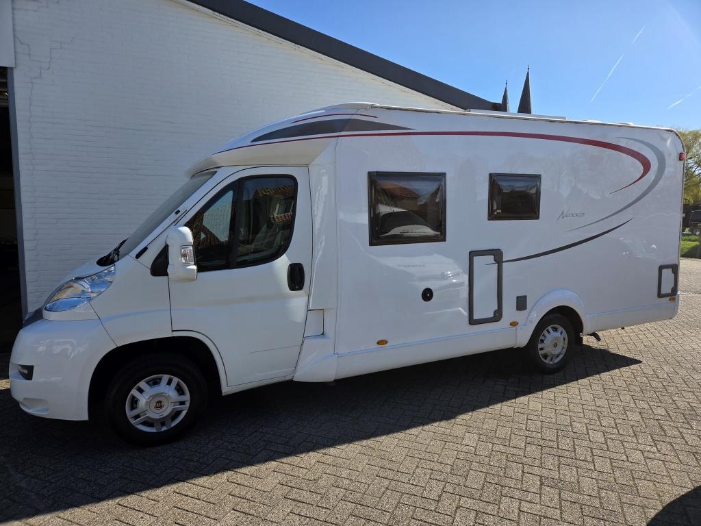 Burstner Onbekend but660 luifel | keuken | omvormer | toilet en douche | ru