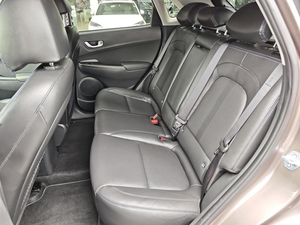 Hyundai Kona ev premium 64 kwh soh 98%
