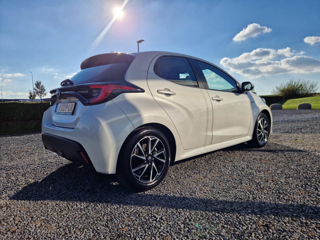 Toyota Yaris 1.5 hybrid first edition | automaat | adaptieve cruise control