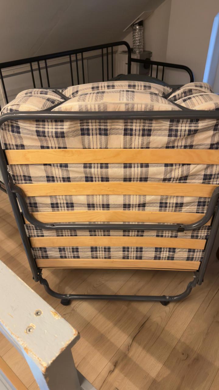 Opklapbed - logeerbed 2 stuks