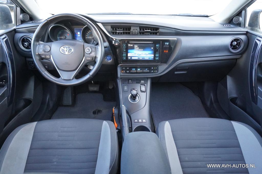 Toyota Auris touring sports 1.8 hybrid lease