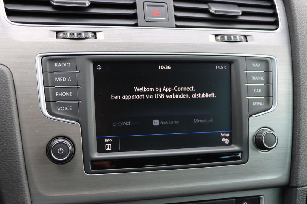 Volkswagen Golf variant 1.0 tsi connected series