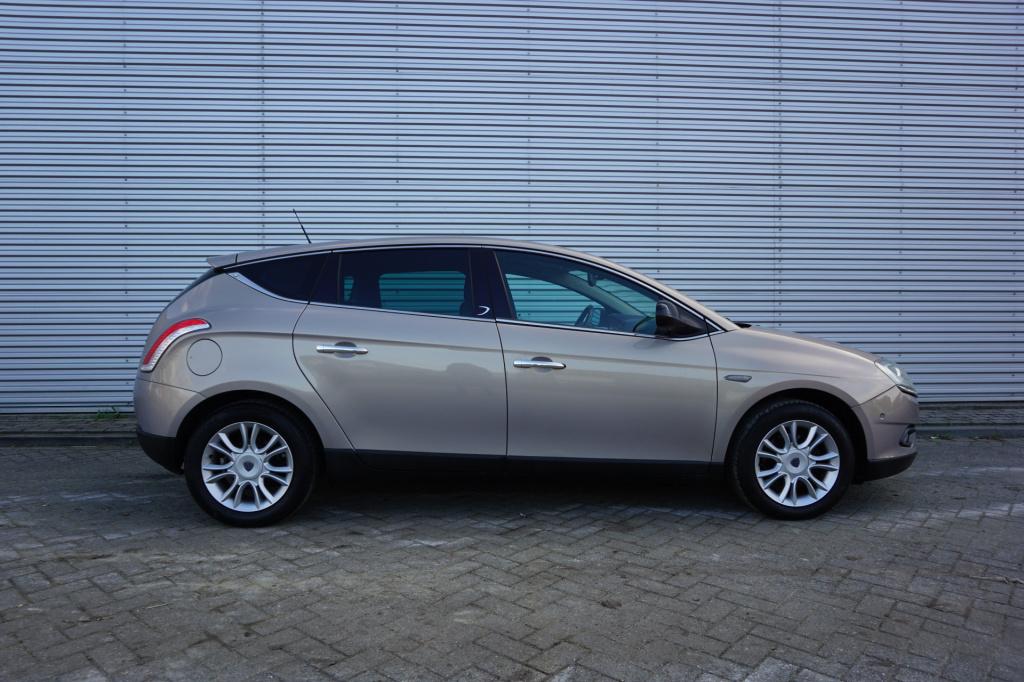 Lancia Delta 1.4-16v oro climate / navi / cruise / parkeers. / elektr. rame