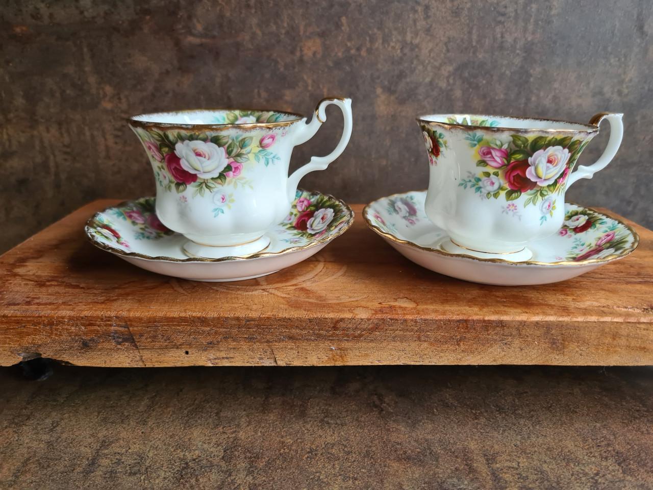 2 Royal Albert Old Country Roses kop en schotel