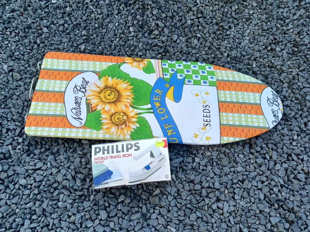 Reis Strijkbout en Strijkplank z.g.a.n.