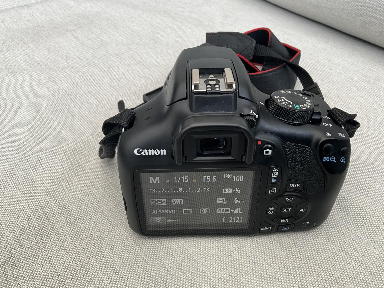Canon 1300 D
