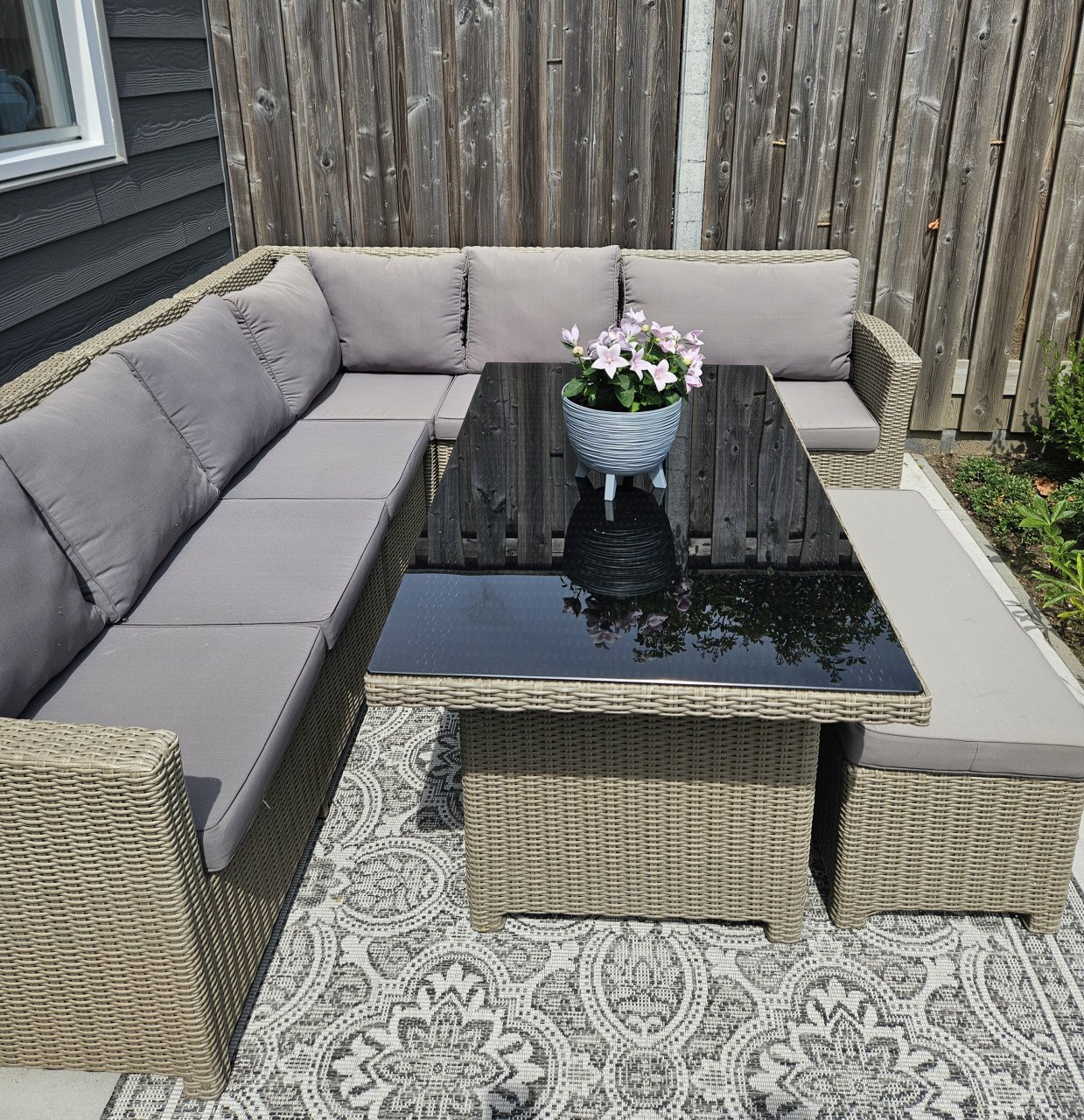 Loungeset - hoekbank met hoge tafel