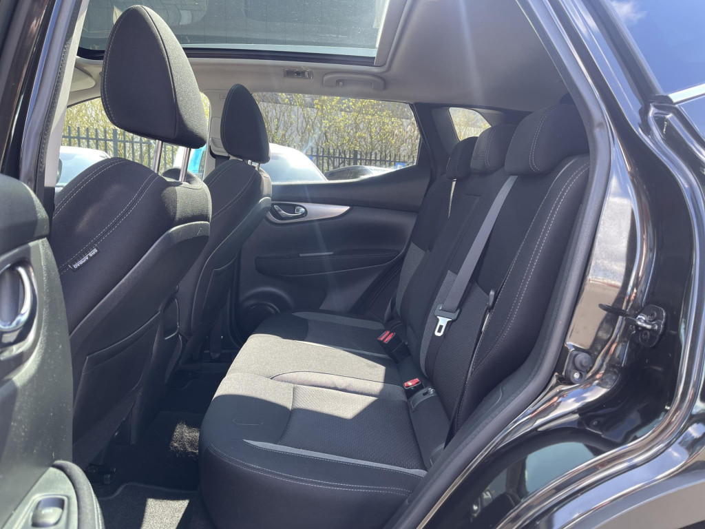 Nissan Qashqai 1.2 n-connecta design pack | panoramadak | navigatie | 360° 