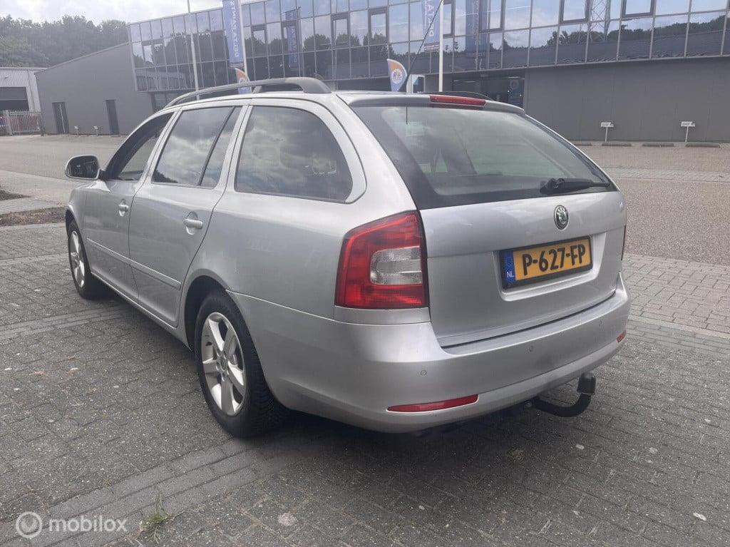 Skoda Octavia combi 1.4 tsi elegance bl xenon navi